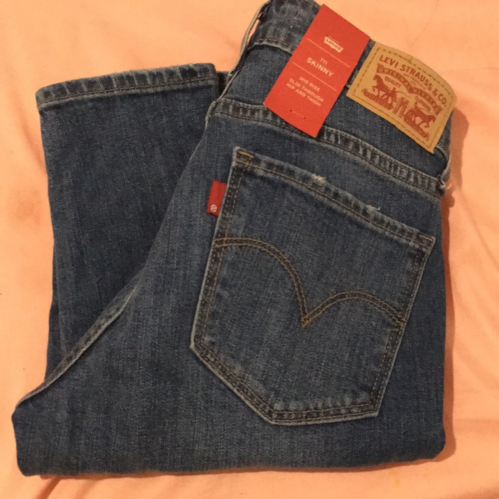 711 SKINNY LEVI JEANS